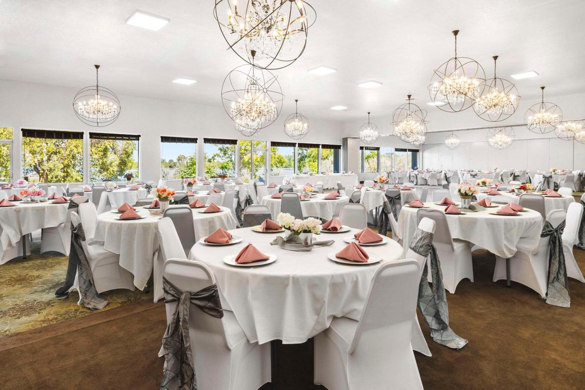 Richland Riverfront Hotel And Conference Center, Ascend Hotel Collection Экстерьер фото